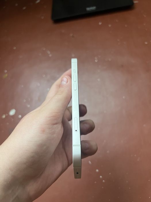 IPhone 13 white 128gb