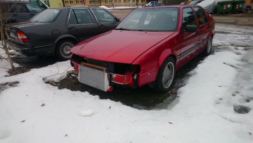 Запчастини на Saab 9000