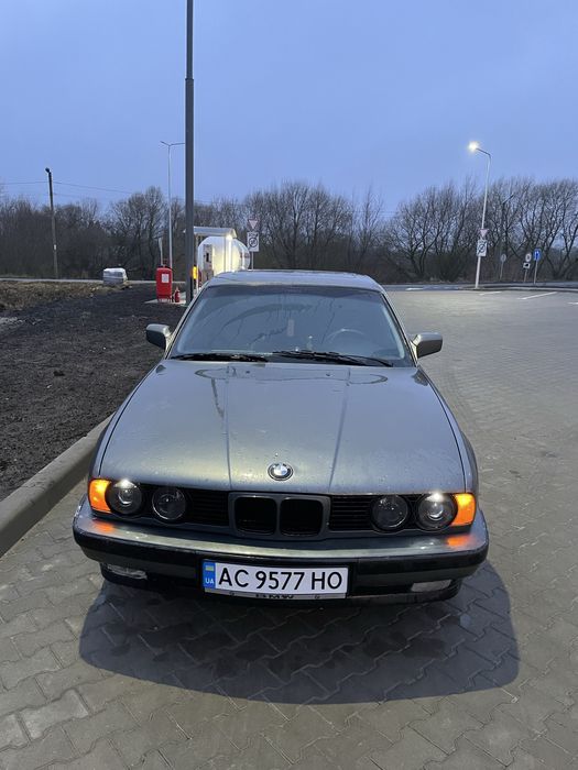 Продам бмв е34 .