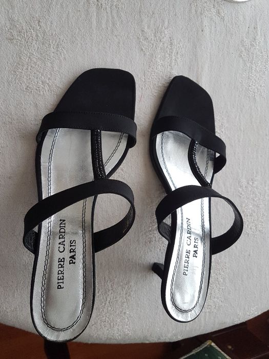 Sandálias pretas pierre Cardin novas cetim pele e cristais swarovsky