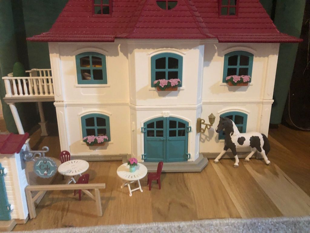 Domek schleich i kawiarnia