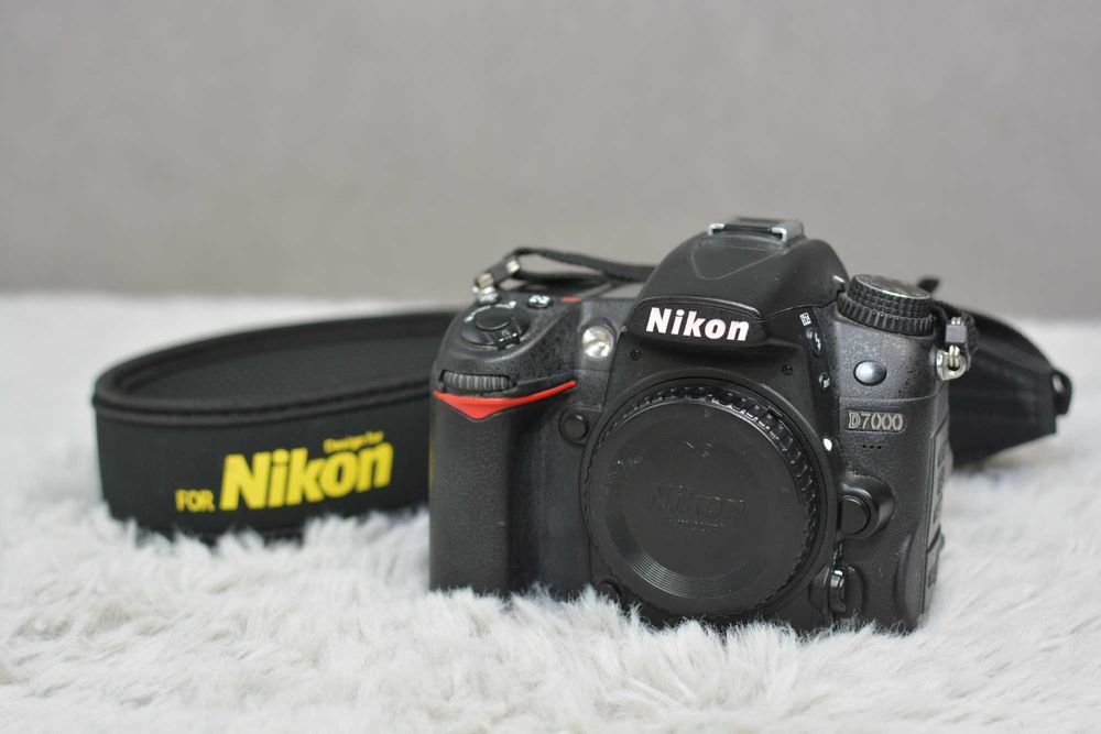 Aparat Cyfrowy Lustrzanka Nikon d7000 Zestaw Korpus Body Ładowarka