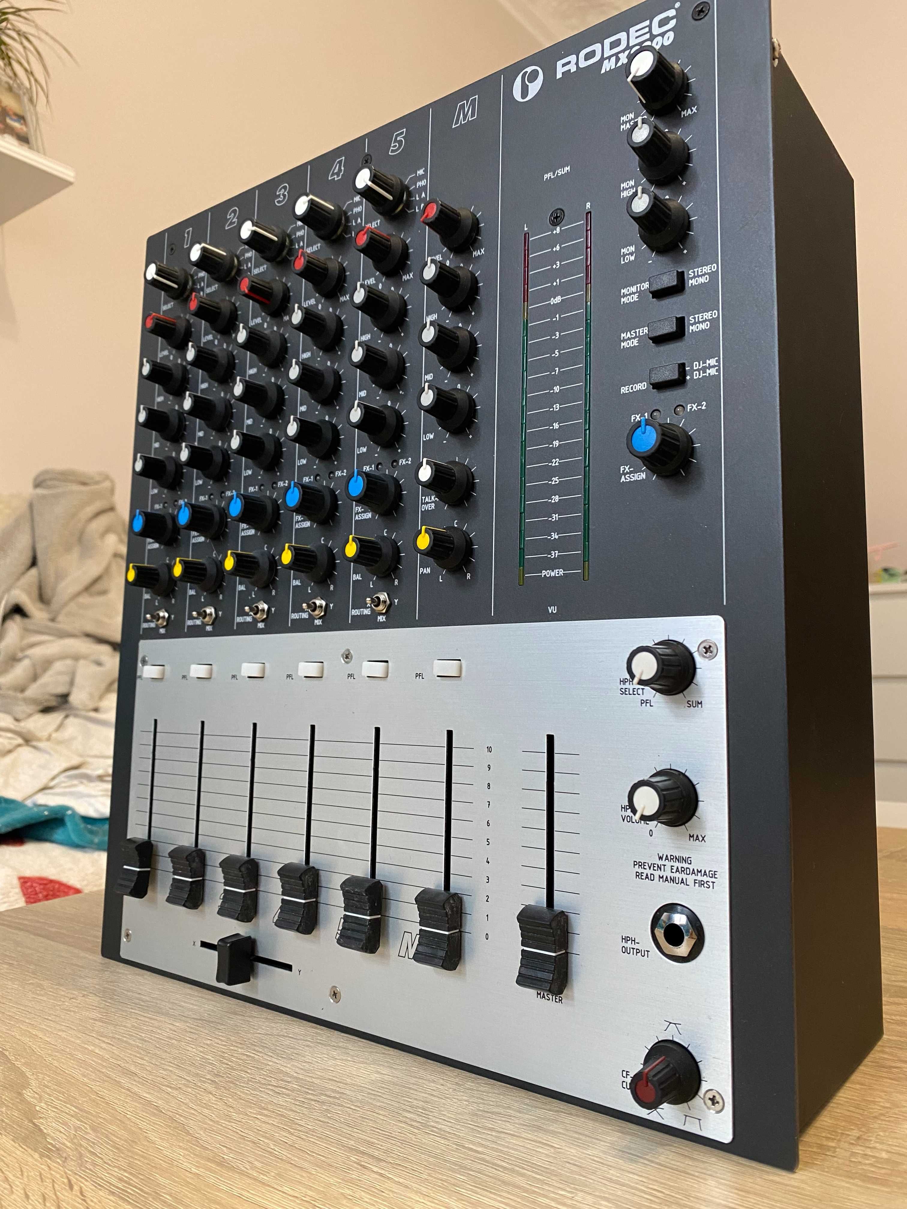 rodec MX2200   dj mixer  dateq freevox xone pioneer