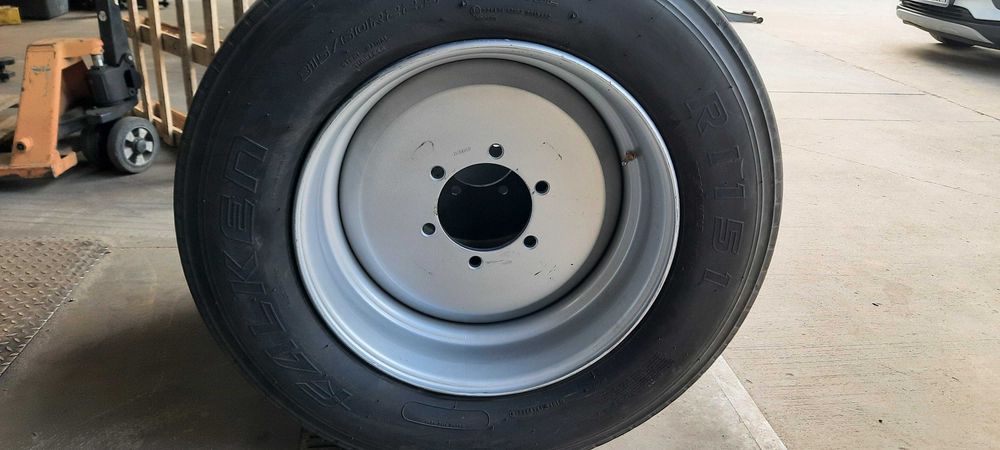 Koła do przyczepy rolniczej 22.5 cala (zminenik 8.25-20)