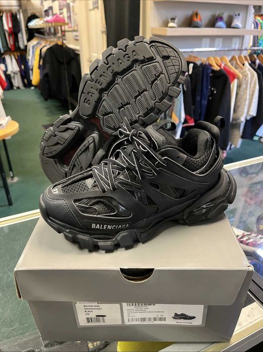 Tamanho 39(5) - Balenciaga Track Triple Black