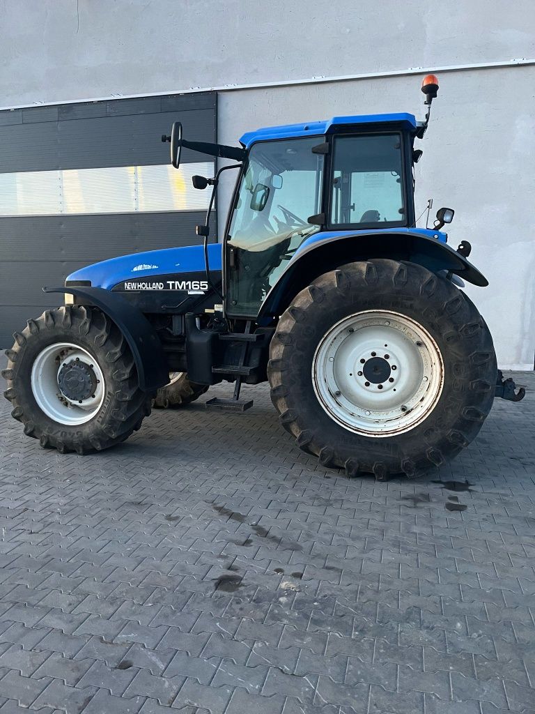 New Holland TM 165