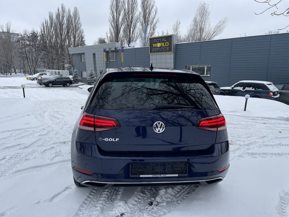 В наличии в Киеве из Норвегии Volkswagen eGolf 2018г.36kwh