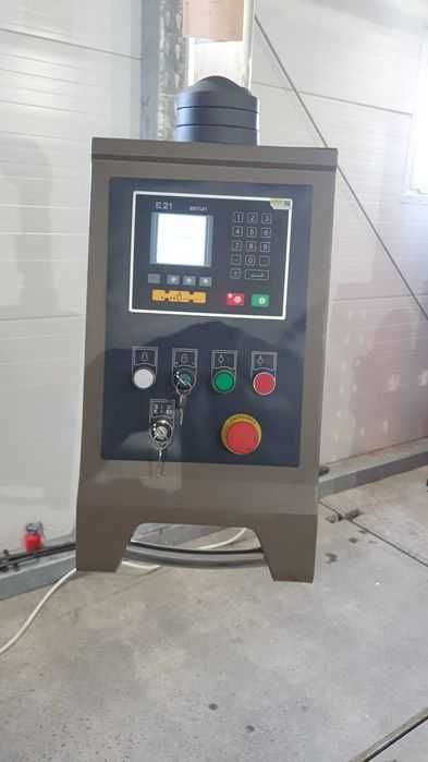 Prasa Krawędziowa 125T/3200 mm