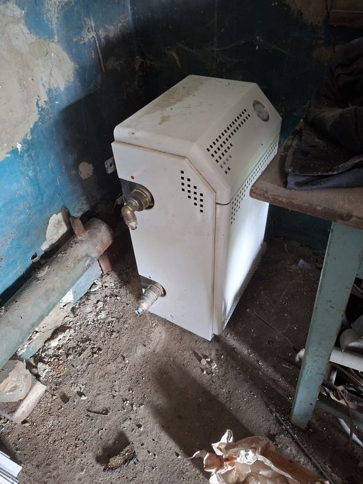Продам газовый котёл напольный парапетный