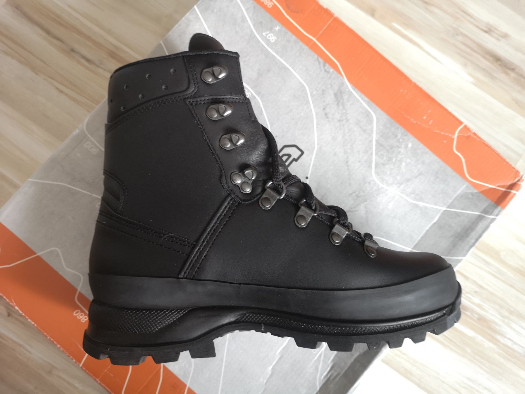 LOWA Mountain Boot GTX r.41