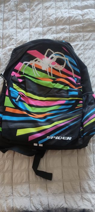 Mochila escolar criança