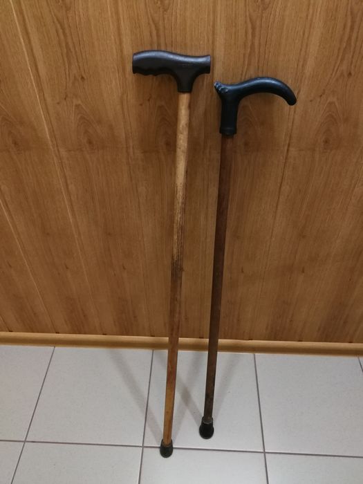 Ходунки памперсы салфетки предметы для ухода за пожилыми людьми