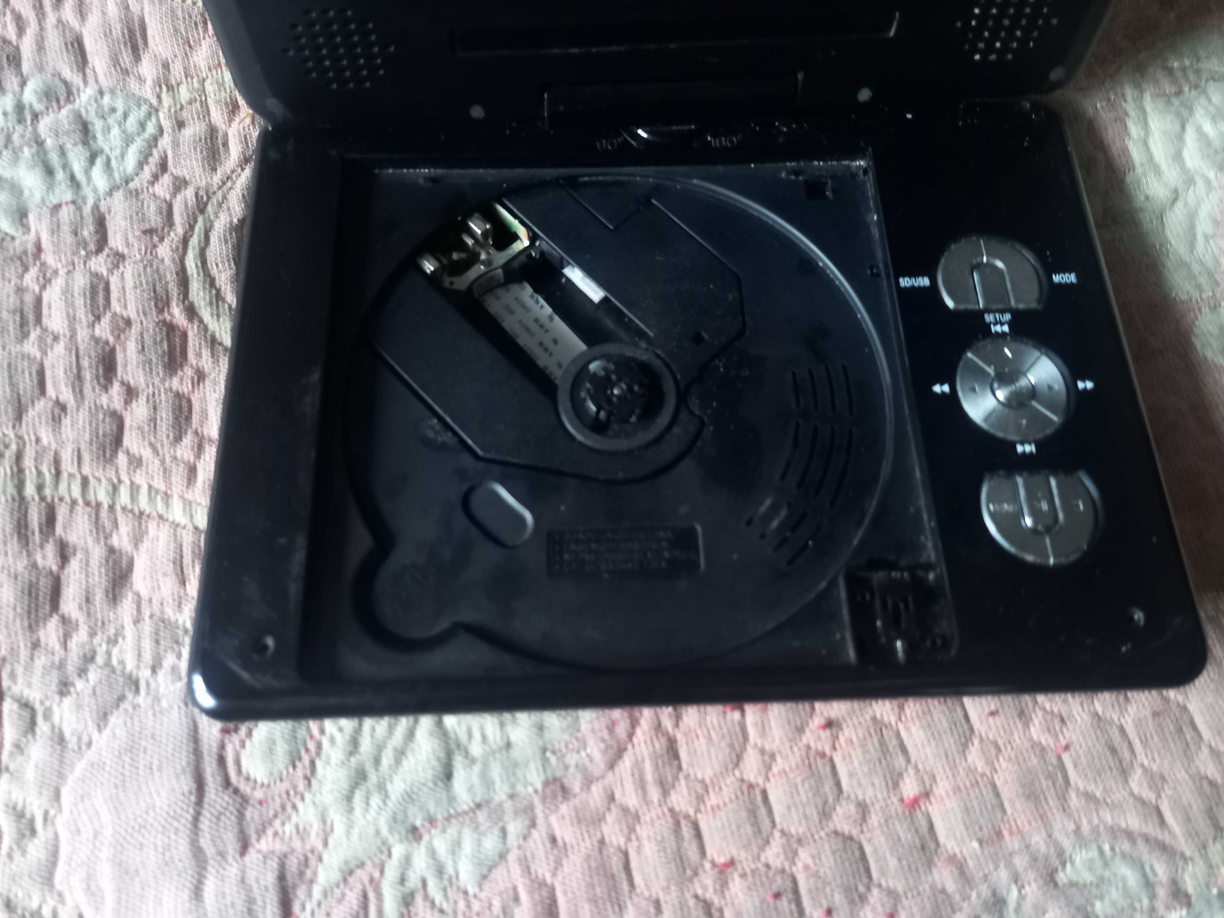 Портативний DVD програвач DA-737 7" дюймів