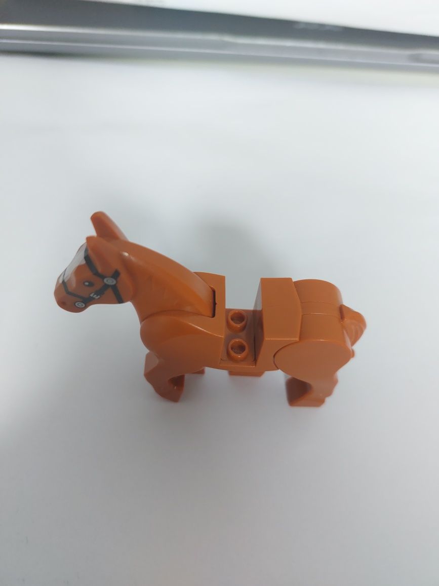 LEGO koń nugatowy