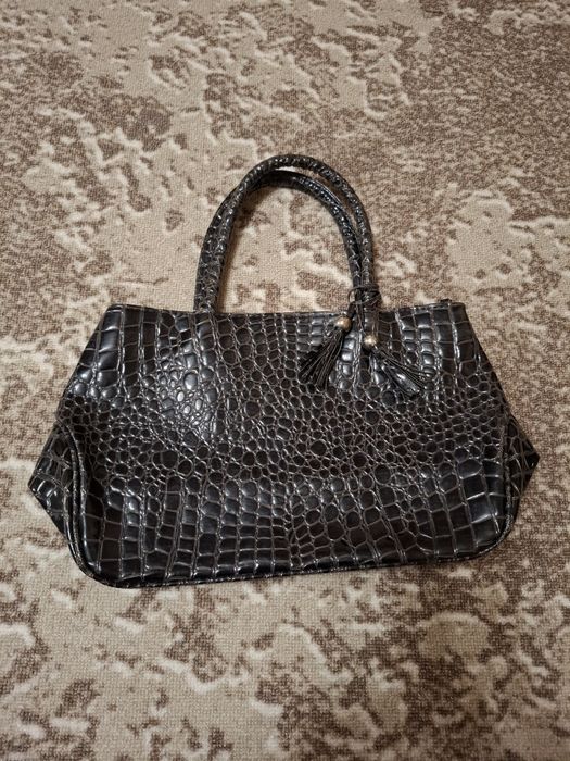 Женская сумка лаковая