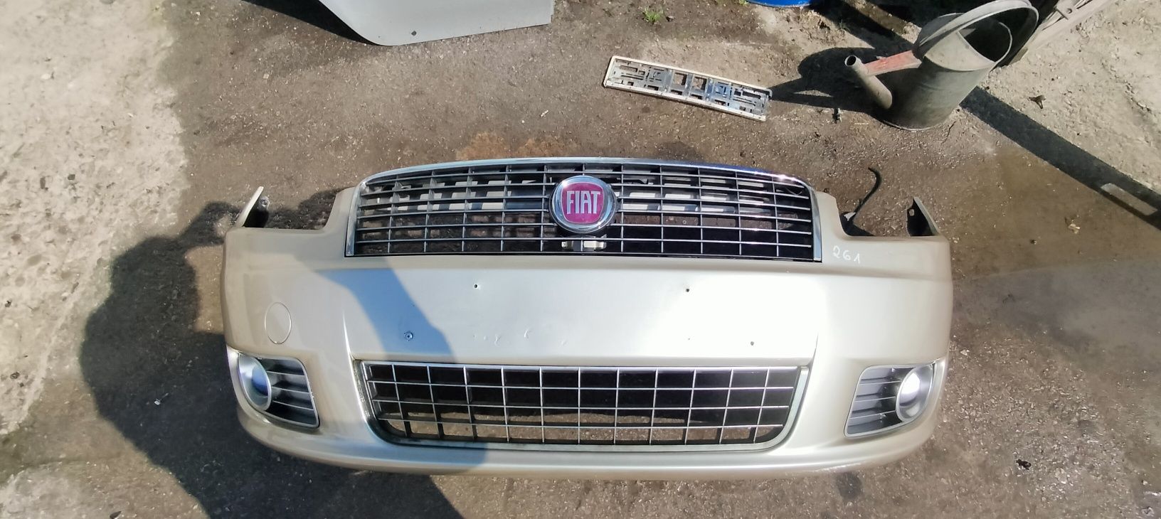 Zderzak przód przedni Fiat Linea atrapa grill 261