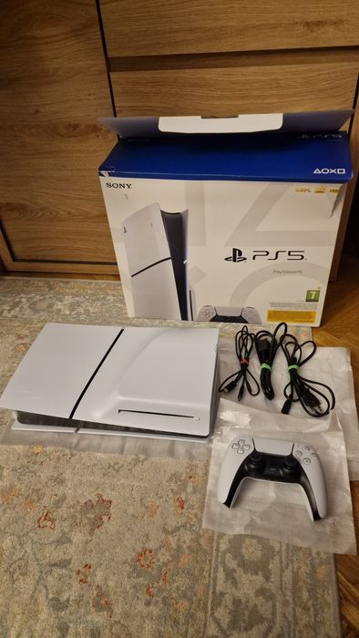 Konsola Sony Ps5 slim model CFI-2016- naped bluray dysk 1TB
