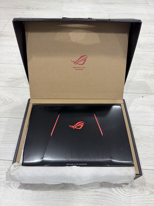 Ноутбук Asus ROG Strix GL553V в хорошому стані
