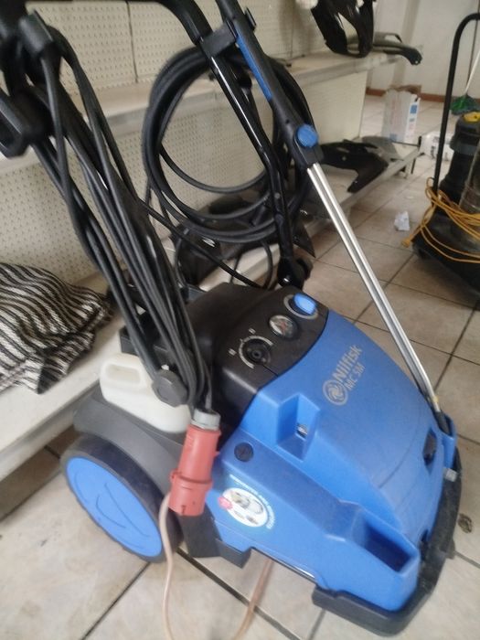 Máquina de limpeza de vidros em altura