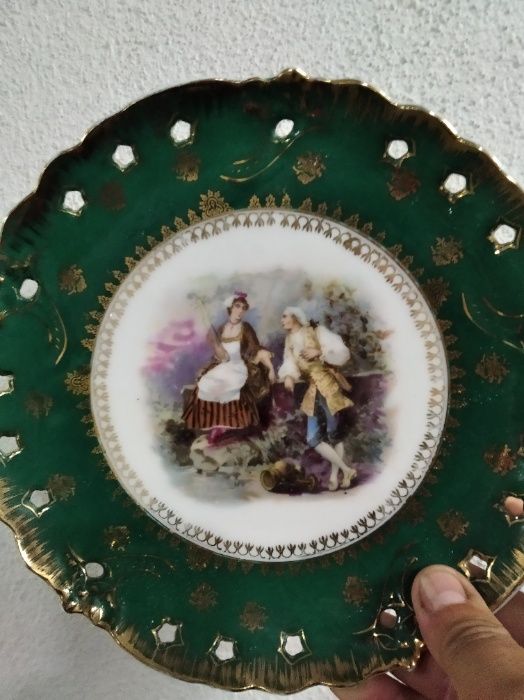 Magnífico Prato de Exposição Romântico