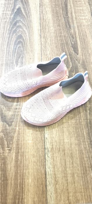 Отдам детскую обувь