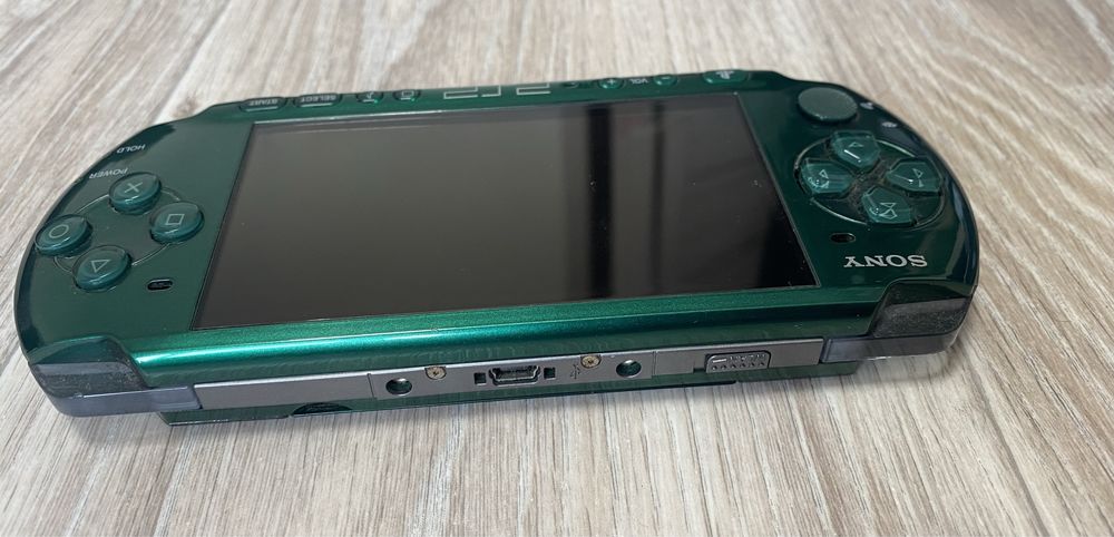 Sony PSP-3000 Spirited Green