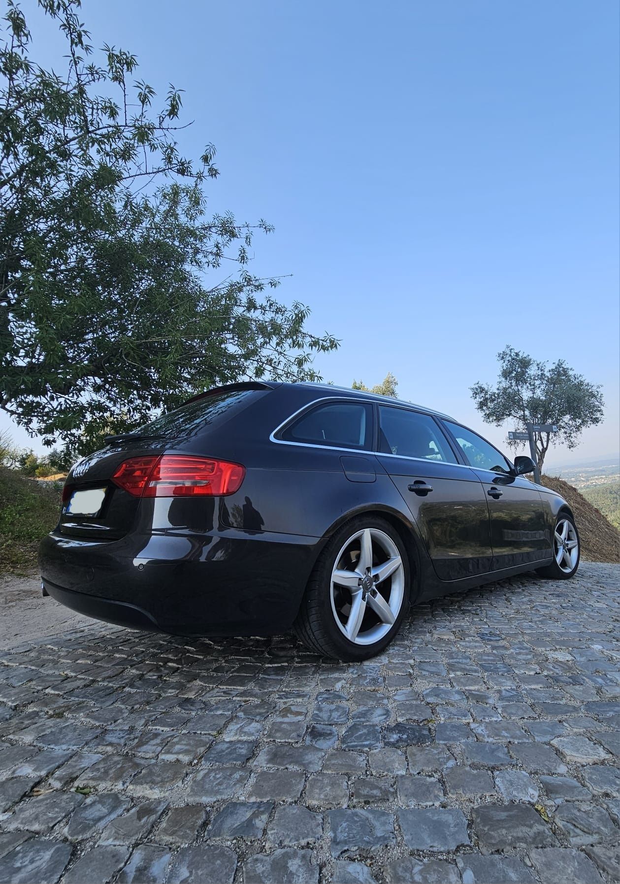 Carrinha Audi B8 140cv 2008
Impecável interior e exterior.
Estofos em
