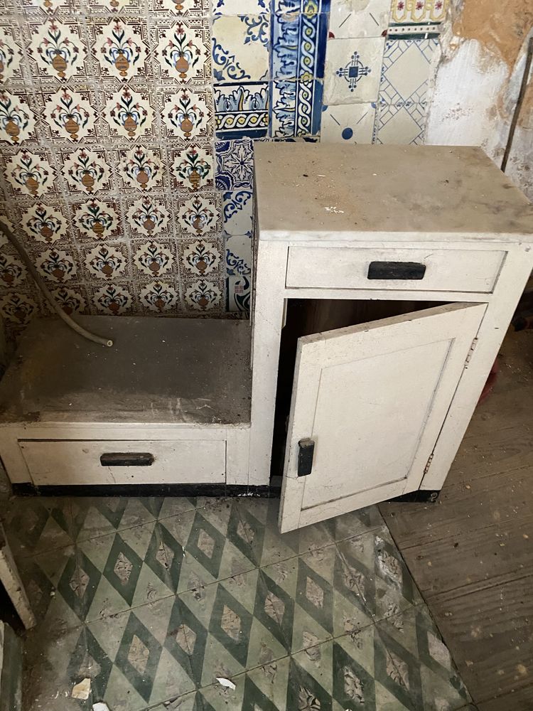 Armsrios antigos a necessitar arranjo