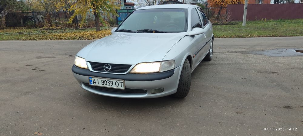 Продам Опель вектра в 1997рік газ бензин