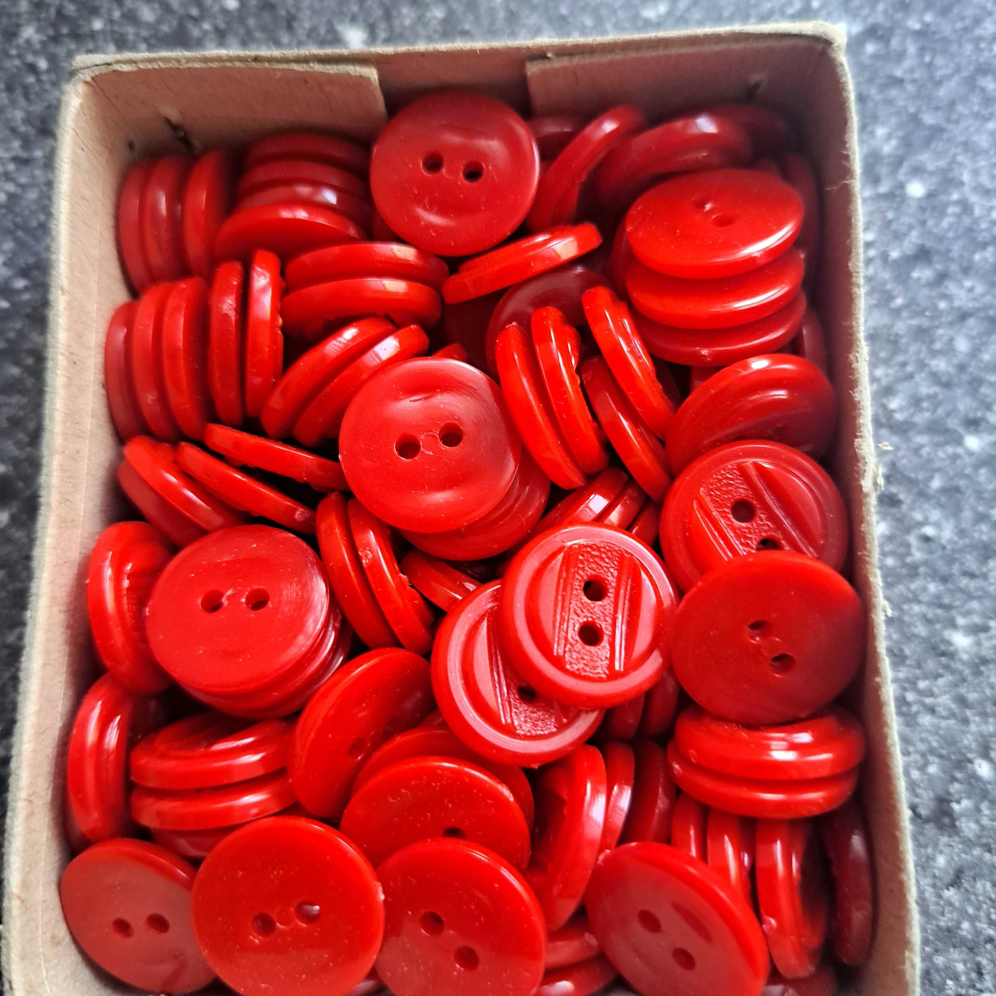 Guziki plastikowe czerwone 160 szt