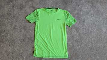 Zielona sportowa koszulka szybkoschnąca 158