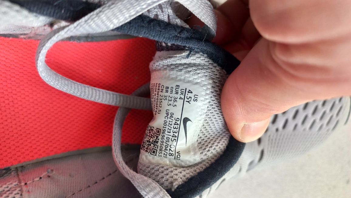 Buty chłopięce Nike 36.5