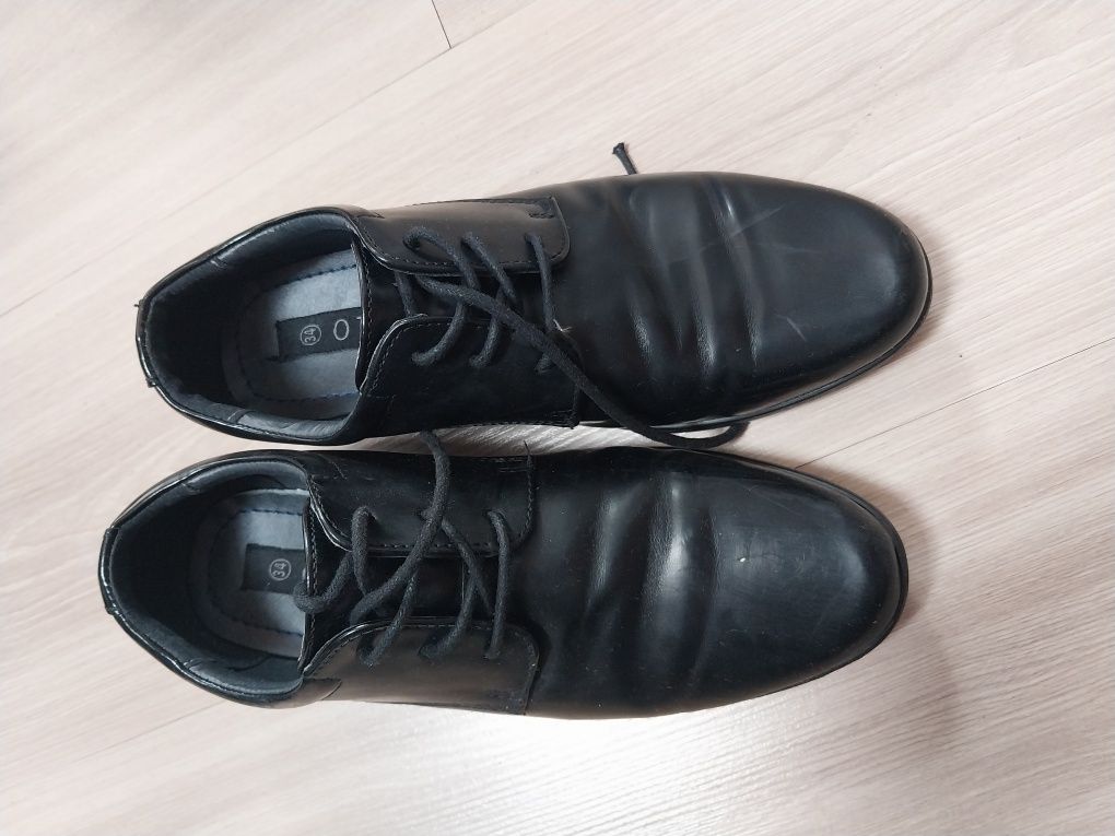 Buty czarne chłopięce eleganckie komunijne Ottimo, rozmiar 34