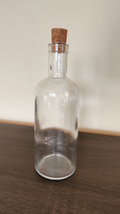 Butelka z korkiem, idealna na nalewkę