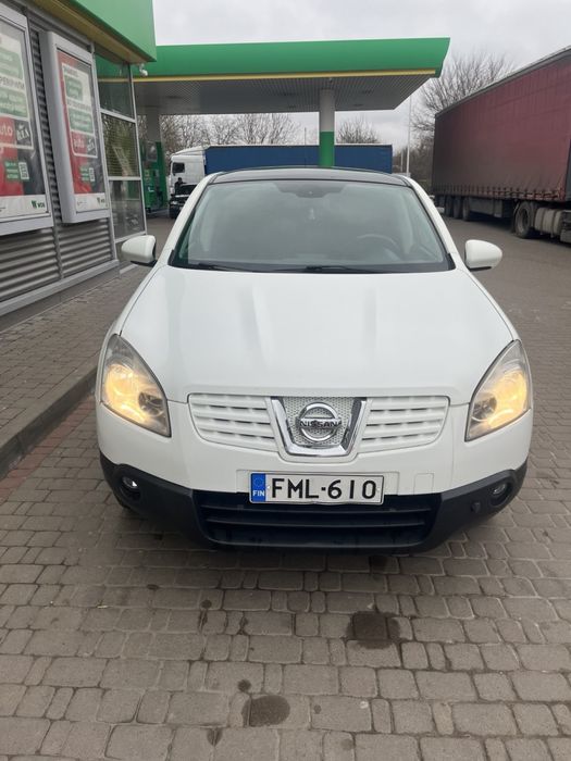 Продам надійний позашляховик Nissan Qashqai повний привід на автоматі