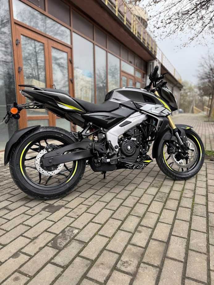 Мотоцикл Bajaj Pulsar NS400