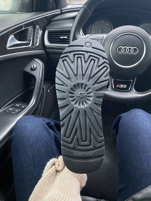 Угі Чоловічі UGG Classic Mini Black Leather (Шкіра)