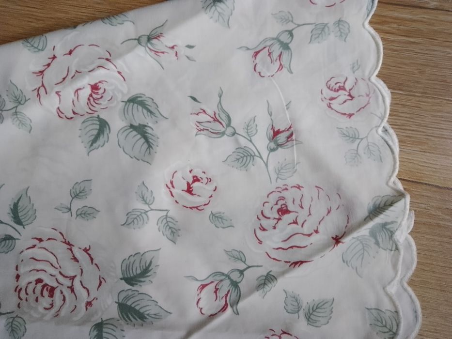 Duży okrągły obrus