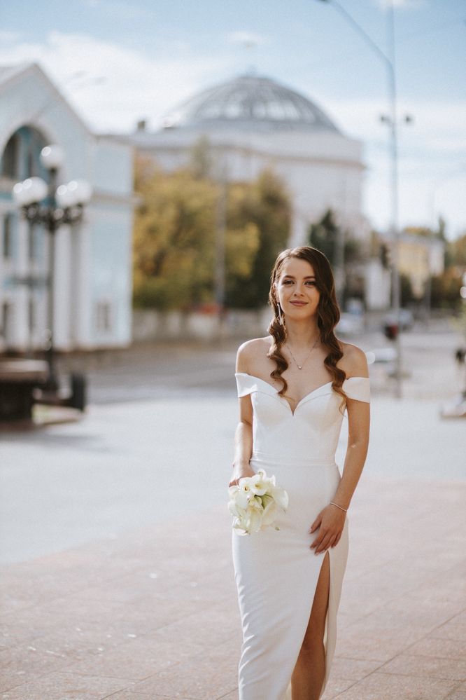 Весільна сукня.