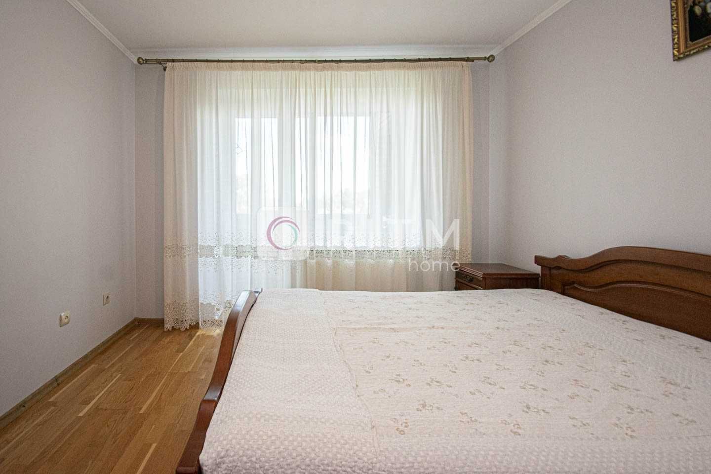 Продаж 3-к. квартири на вул. Злуки 4а