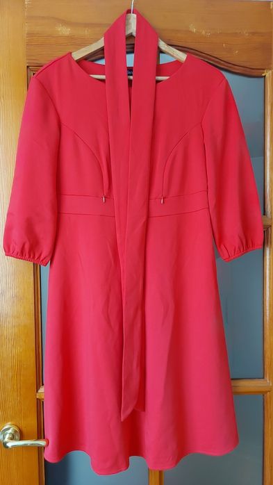 Сукня для вагітних та годуючих жінок