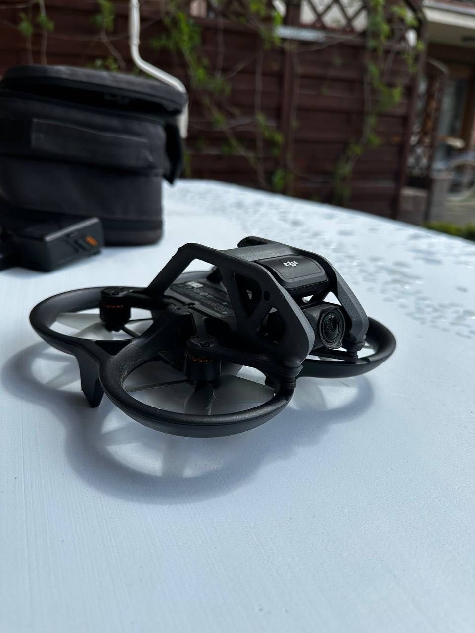 DJI Avata + DJI FPV Remote Controller 2 – komplet