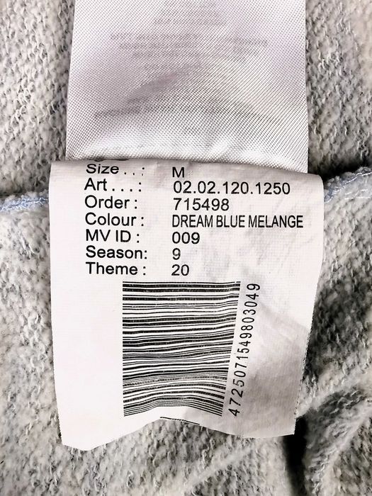 Błękitna bluza wkładana przez głowę
