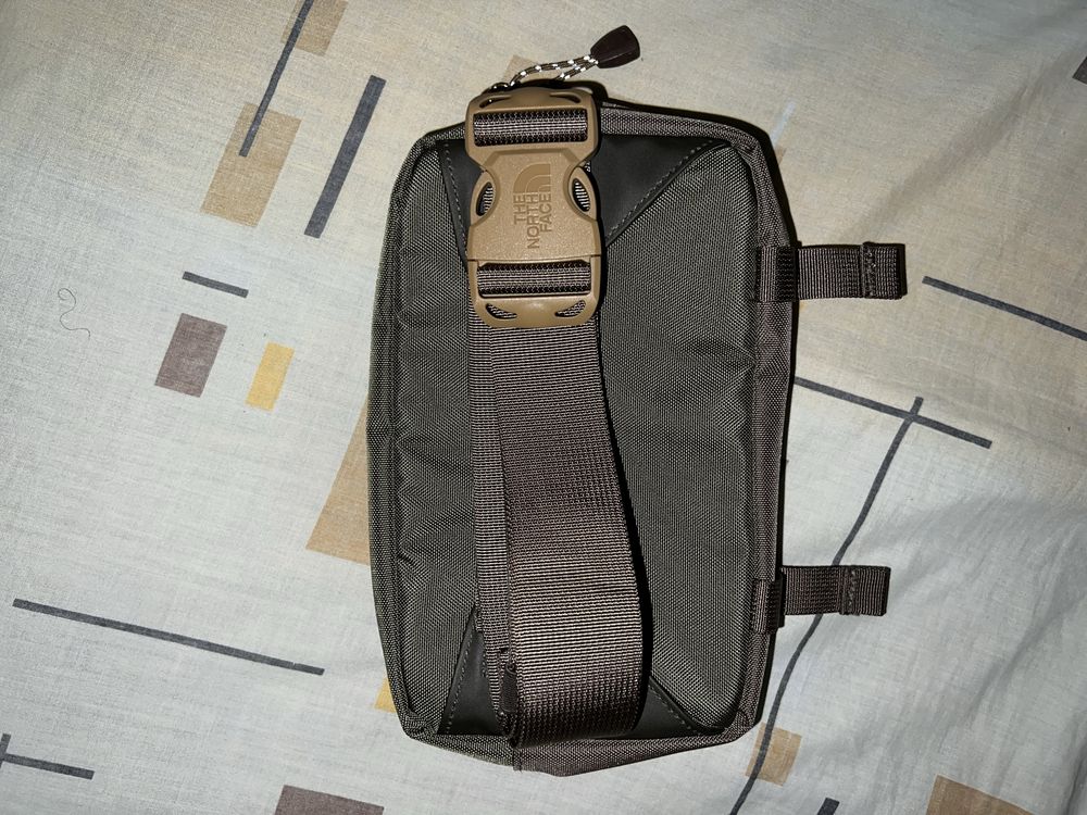Продам сумку поясну TNF оригінал