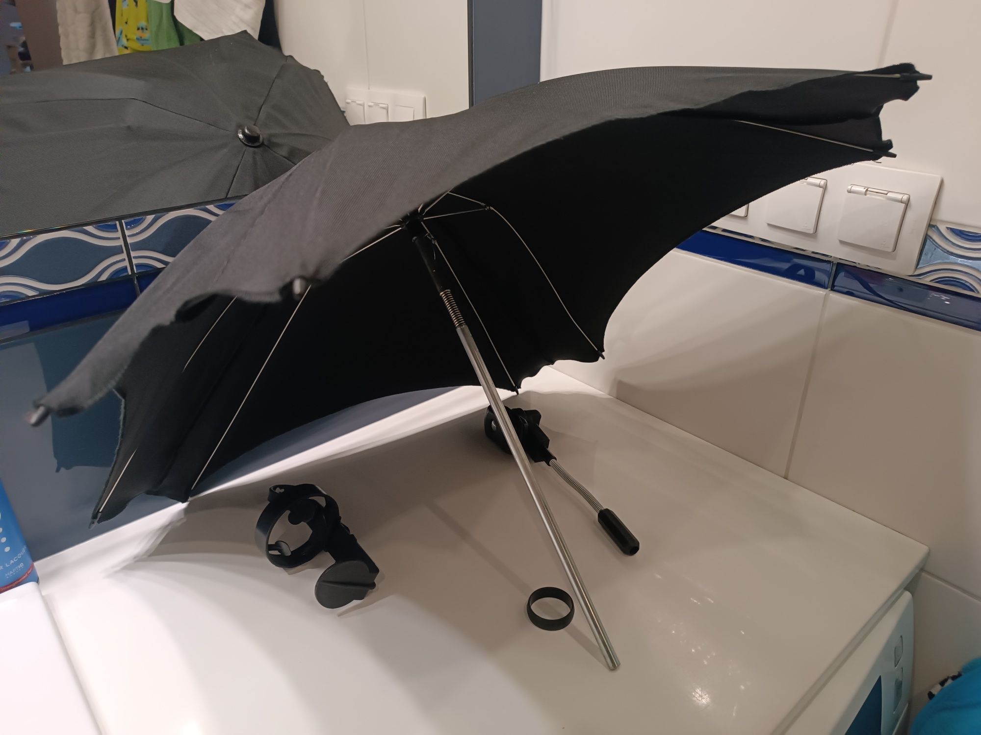 Kwadratowa parasolka do wózka kolor czarny + uchwyt na kubek