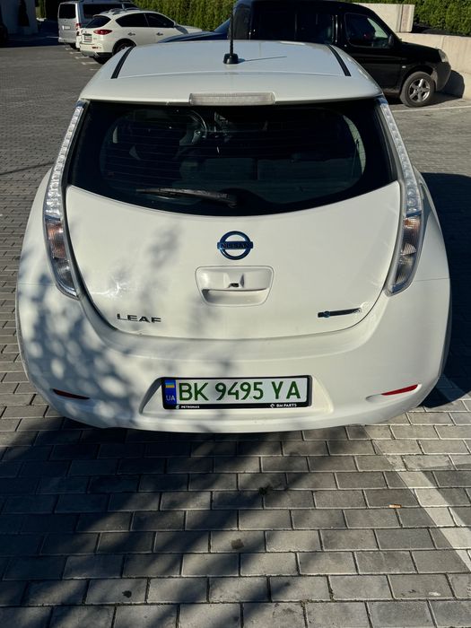 Оренда NISSAN LEAF 2014 та 2018