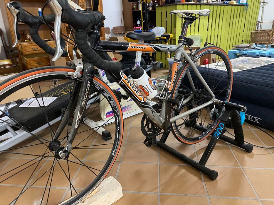 Bicicleta de estrada marca orbea