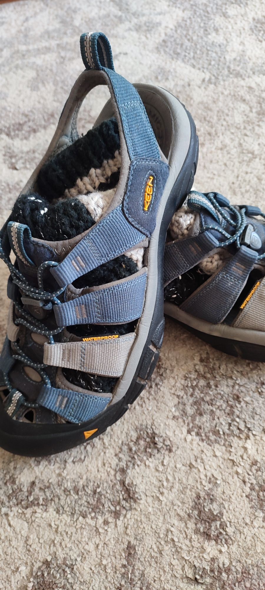 Продам мужские сандали KEEN