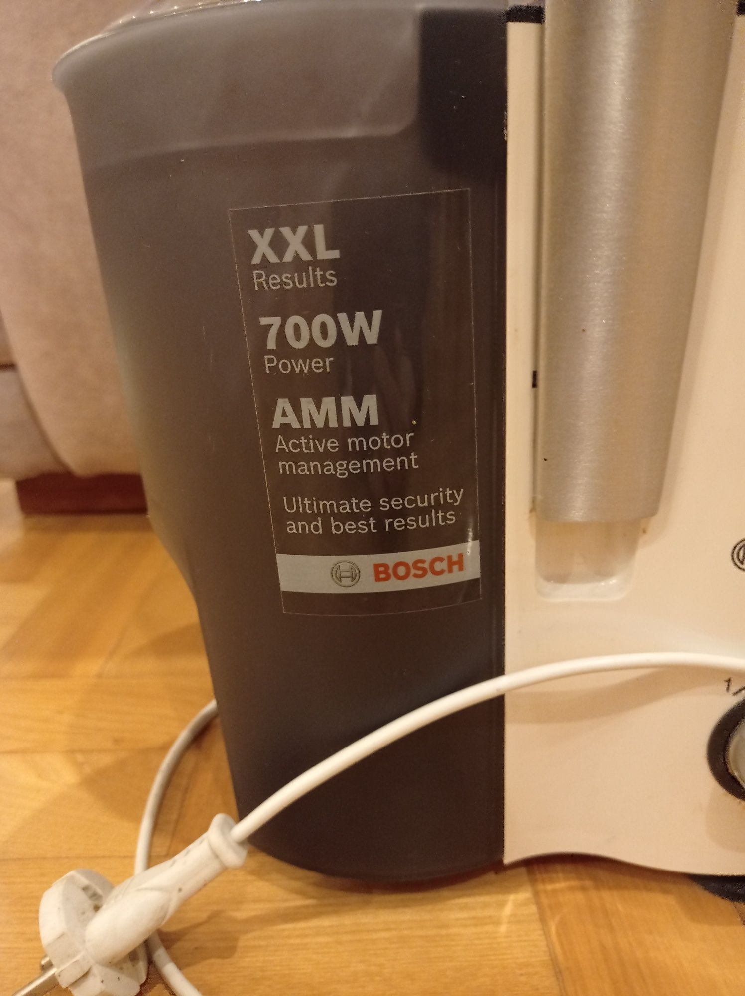 Sokowirówka Bosch 700W