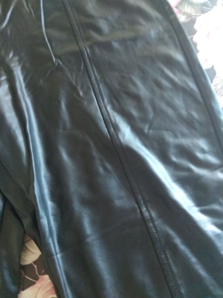 Legginsy lateksowe H&M L
